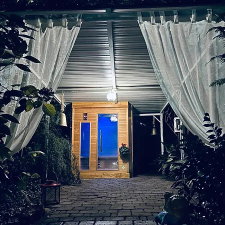 La Curt Guest house *