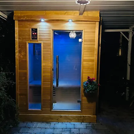 La Curt Guest house *